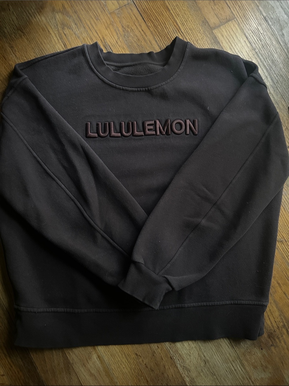 Lululemon Scuba Oversized Crewneck Pullover Graphic
Wordmark “Espresso”